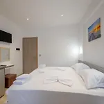 شقة Ali