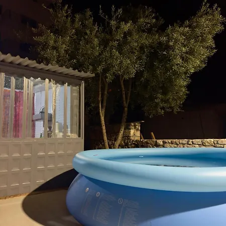 Ali Apartmán *